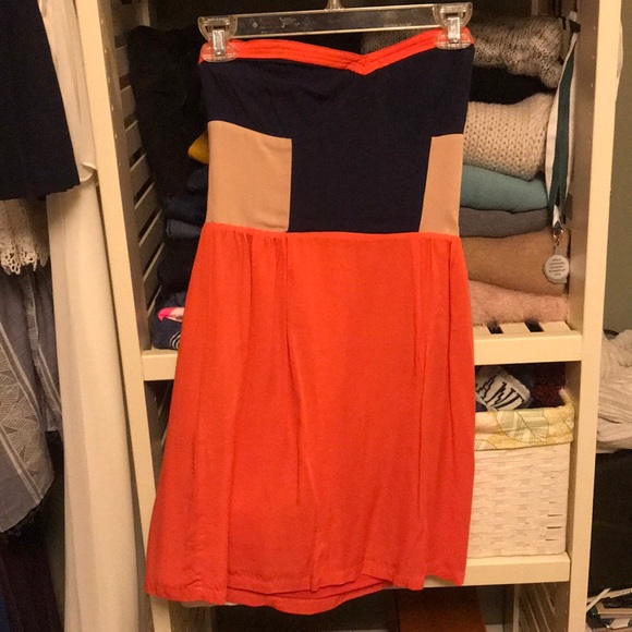 Dress - Picture 1 of 3